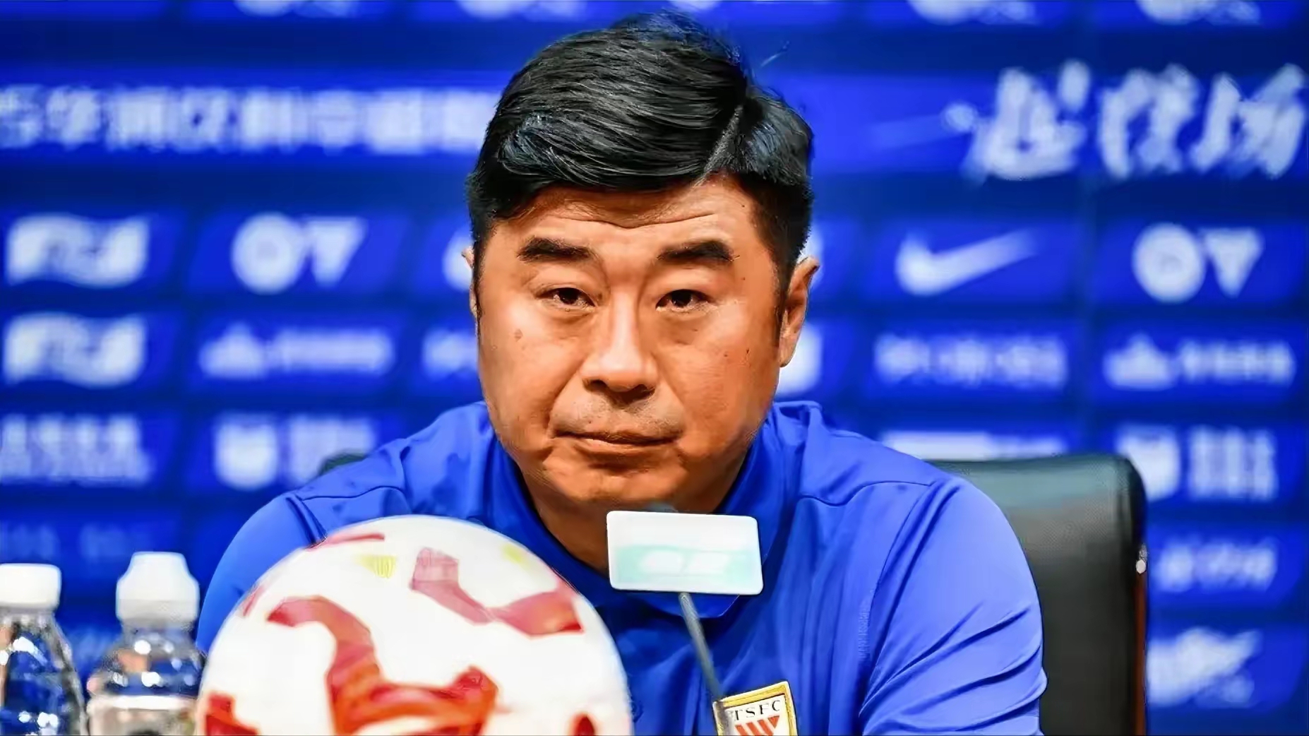 包含德甲赛程吃紧，山东泰山转会期主帅复盘，更衣室稳定，数据趋势出现新变化的词条